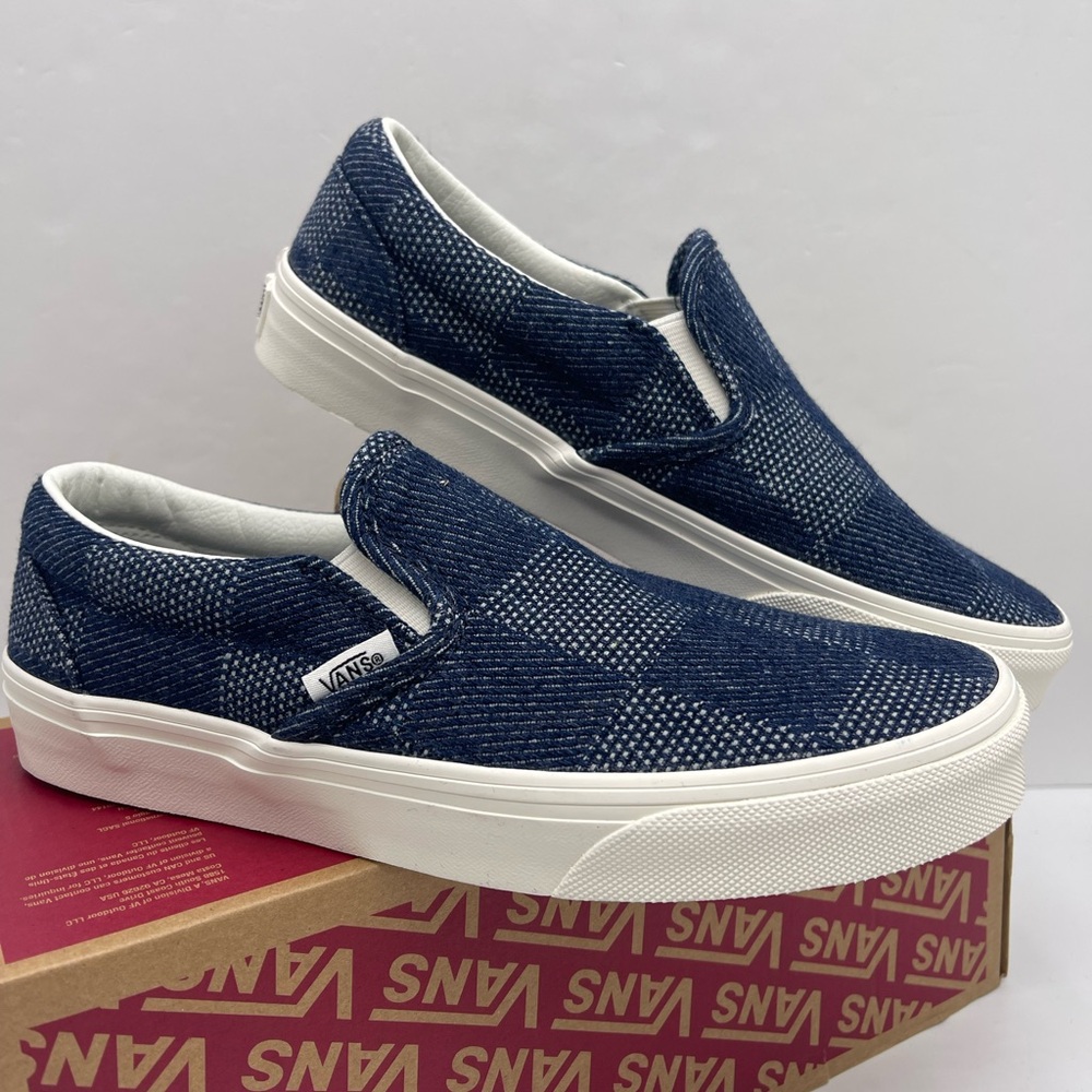 Vans WMNS Classic Slip-On
Denim Check Navy
VN0A2Z41NVY Classic Slip-On Sneakers - Picture 9 of 16